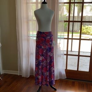 NWT XS Maxi Skirt Slinky Material